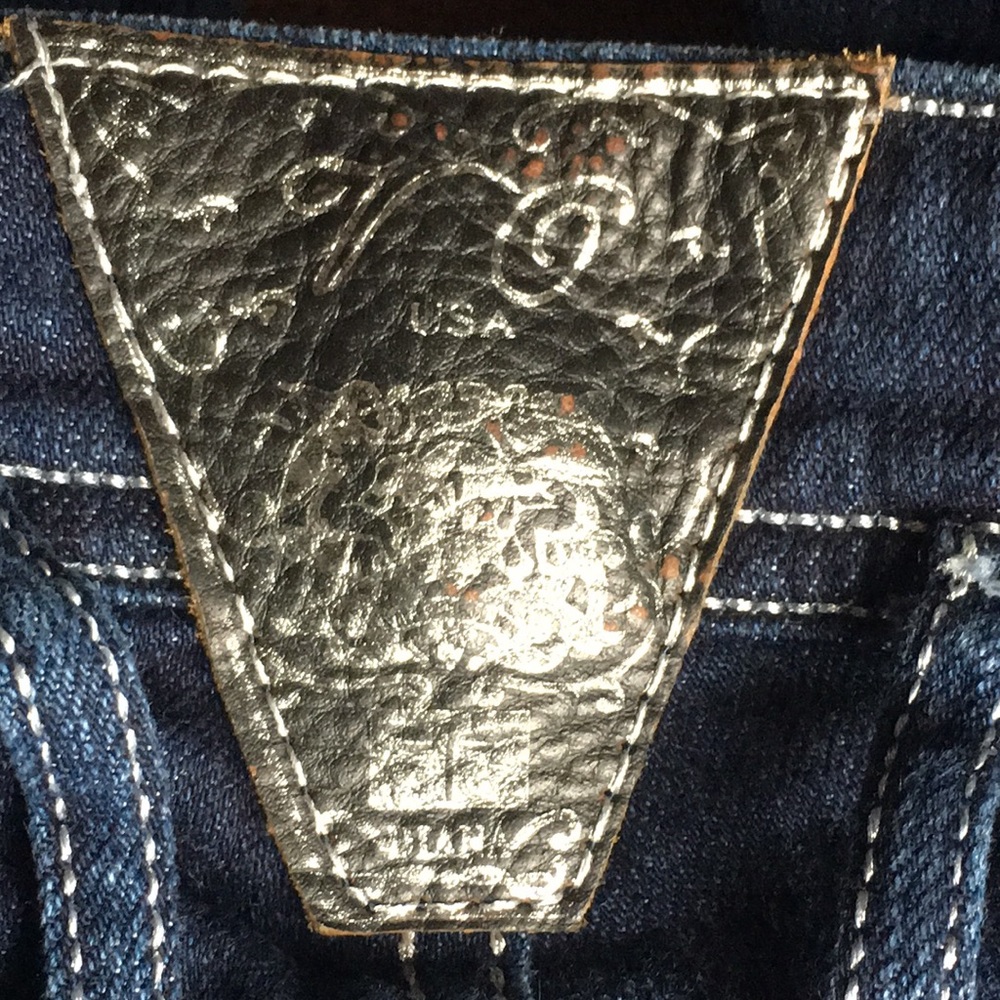 Virgin Only Ruched Side Dart Capri - Picture 9 of 16
